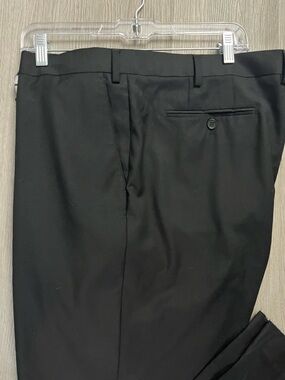 0039–NWT Men's Black Dress Pants - Classic Tailored Fit